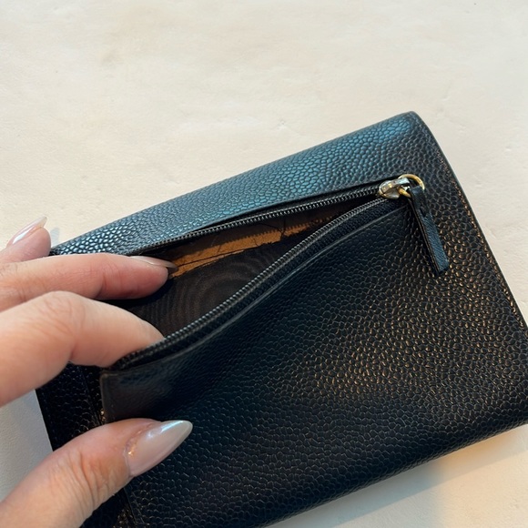 Chanel CC Vintage Timeless Black Caviar Leather Wallet - Picture 11 of 13